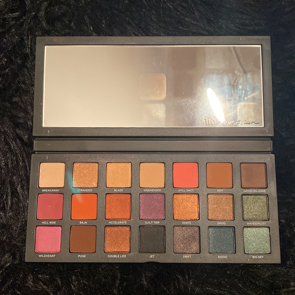Urban Decay Born To Run Eyeshadow Palette